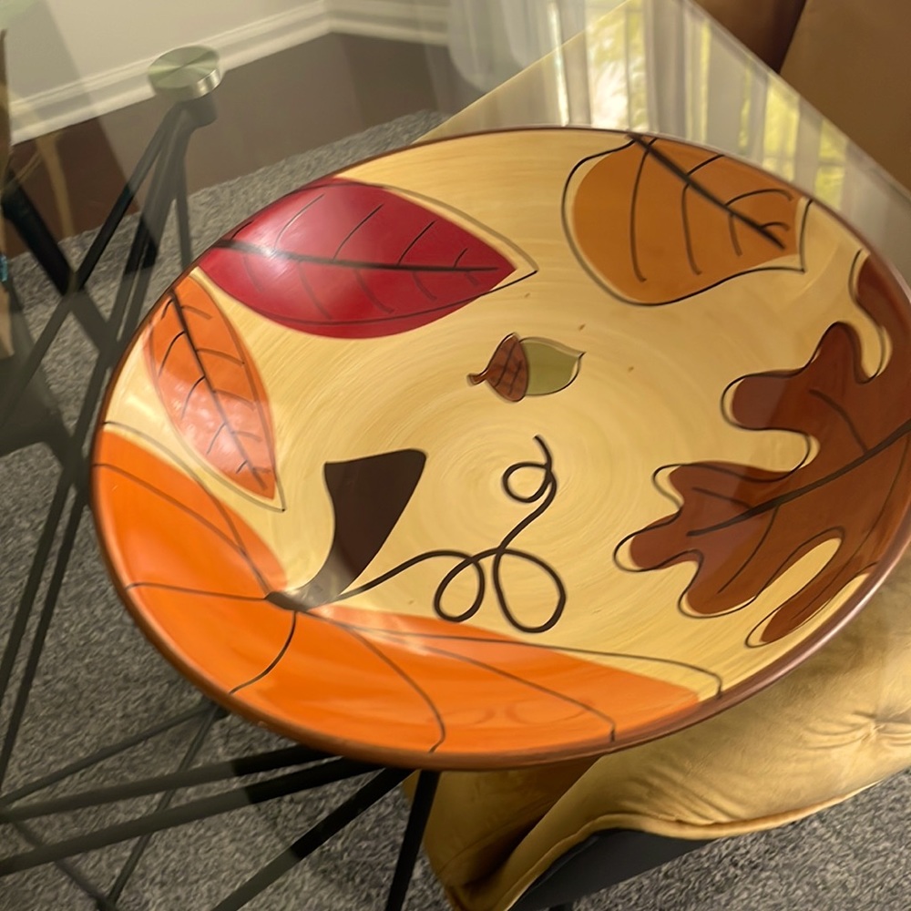 Beautiful leaf large bowl